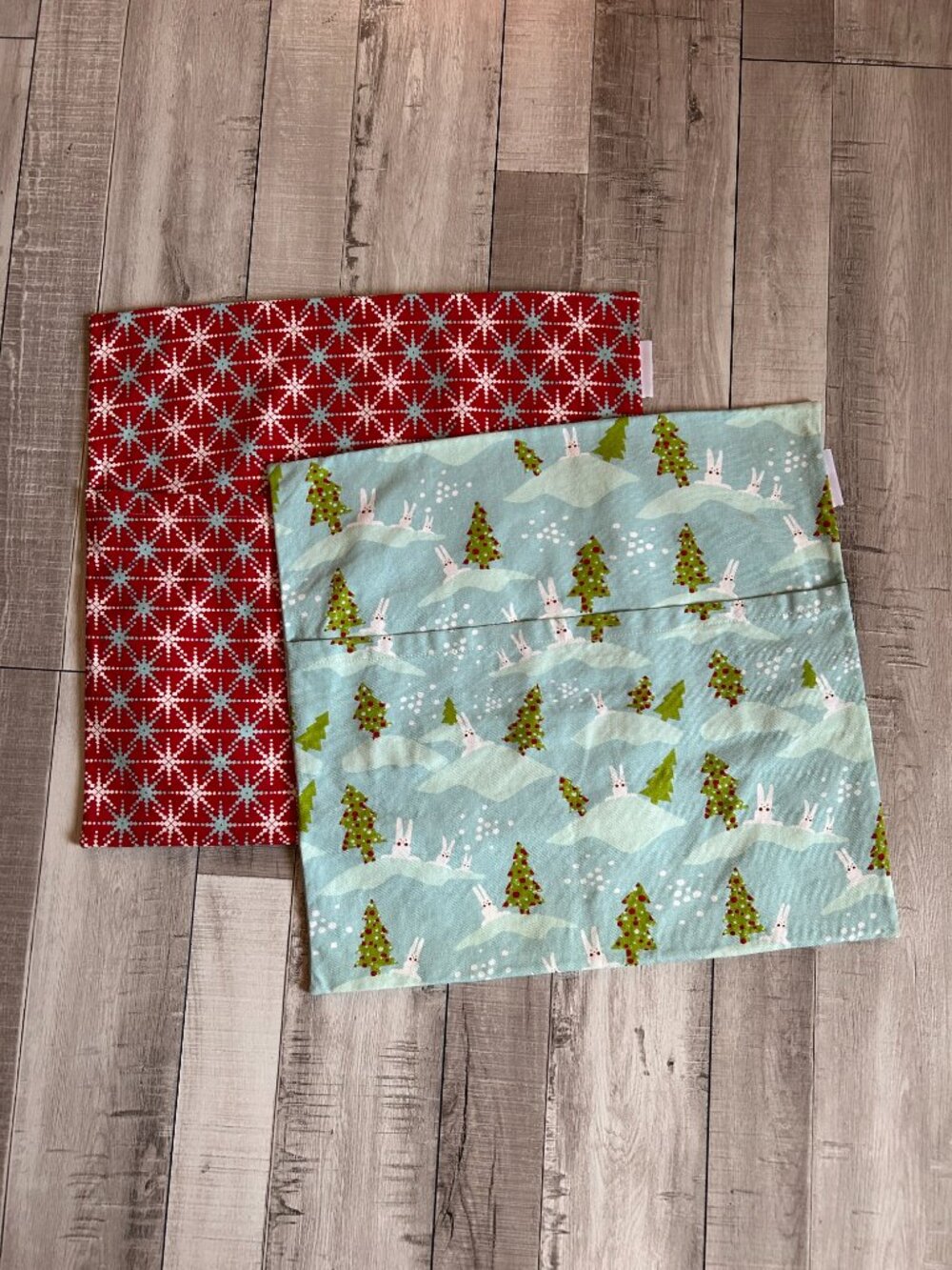 2 Custom Look Here Jane Cotton 17" Square Holiday Pillow Covers